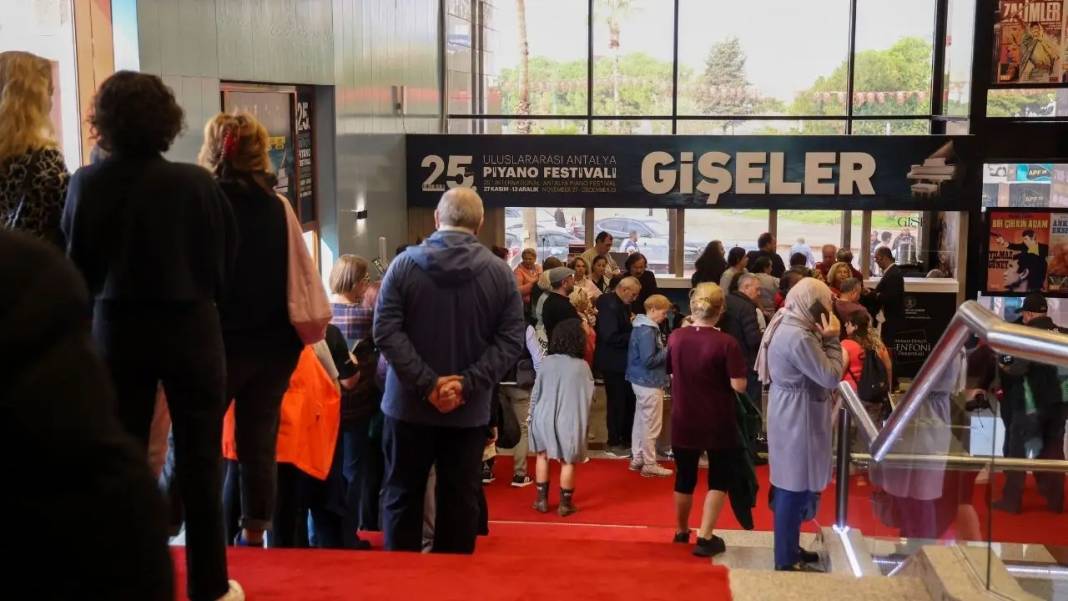 Antalya Piyano Festivali’nde Gişe Kuyruğu Uzadıkça Uzadı! 6